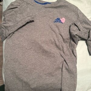Boys grey adidas shirt, size 8 long sleeve, worn in great condition.
